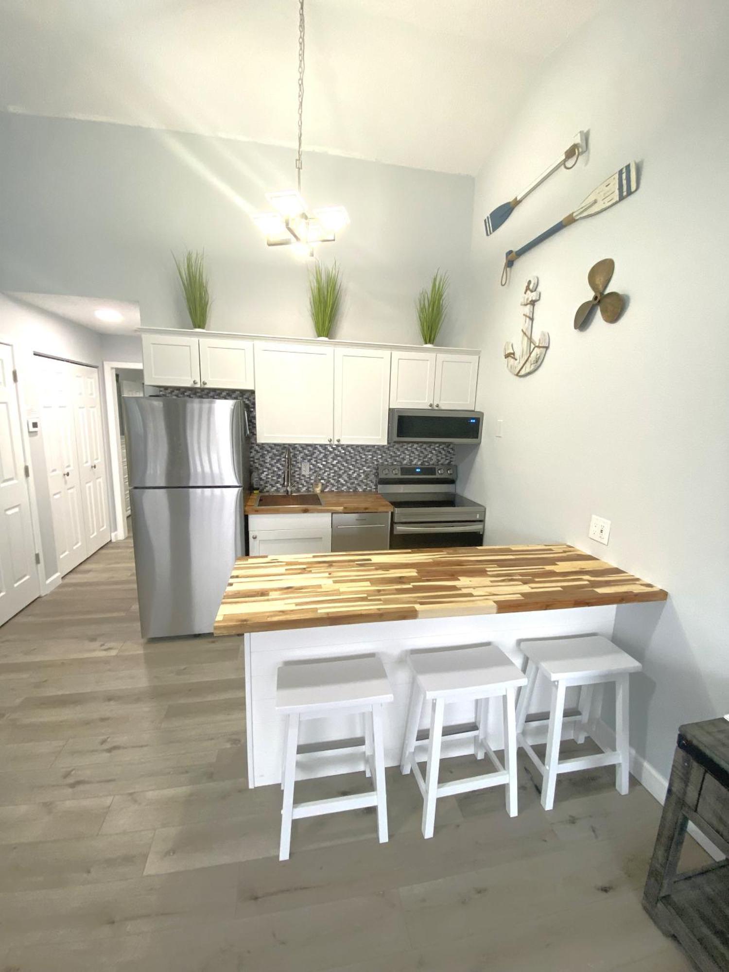 אוסייג' ביץ' B Lakefront! Remodeled, Boat Slip, Patio Views, Pool, Boat Ramp, Wifi מראה חיצוני תמונה
