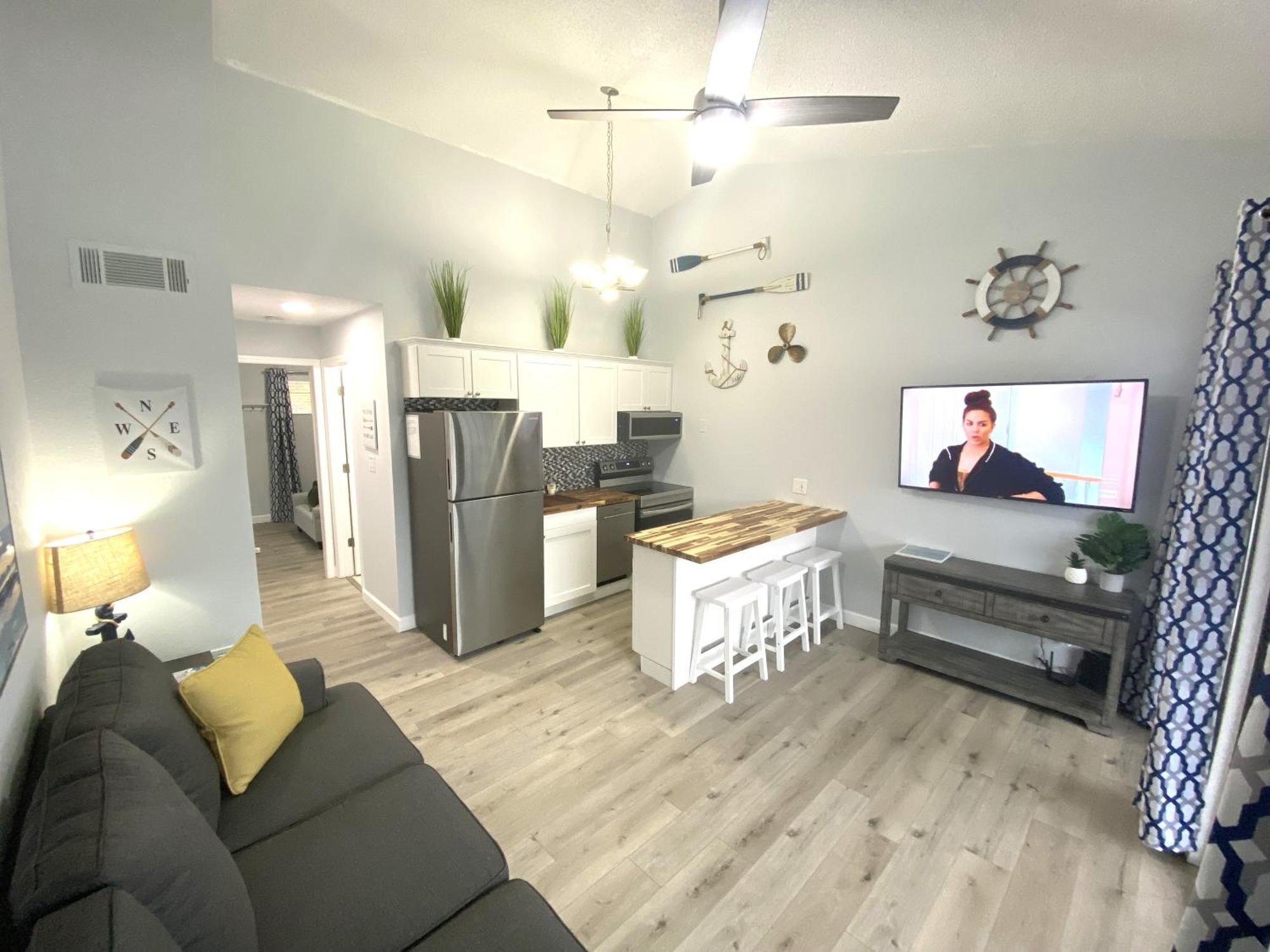 אוסייג' ביץ' B Lakefront! Remodeled, Boat Slip, Patio Views, Pool, Boat Ramp, Wifi מראה חיצוני תמונה