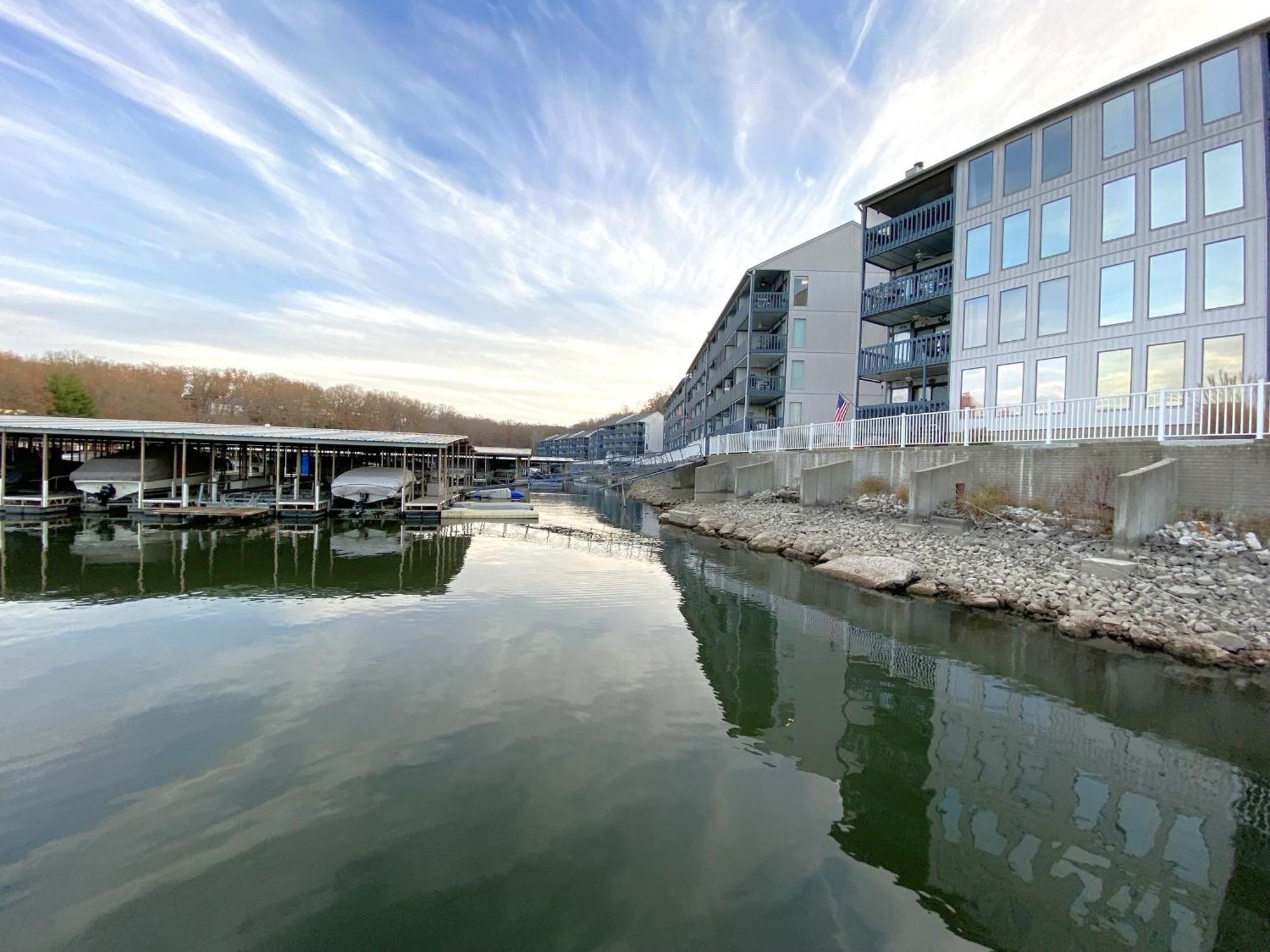 אוסייג' ביץ' B Lakefront! Remodeled, Boat Slip, Patio Views, Pool, Boat Ramp, Wifi מראה חיצוני תמונה