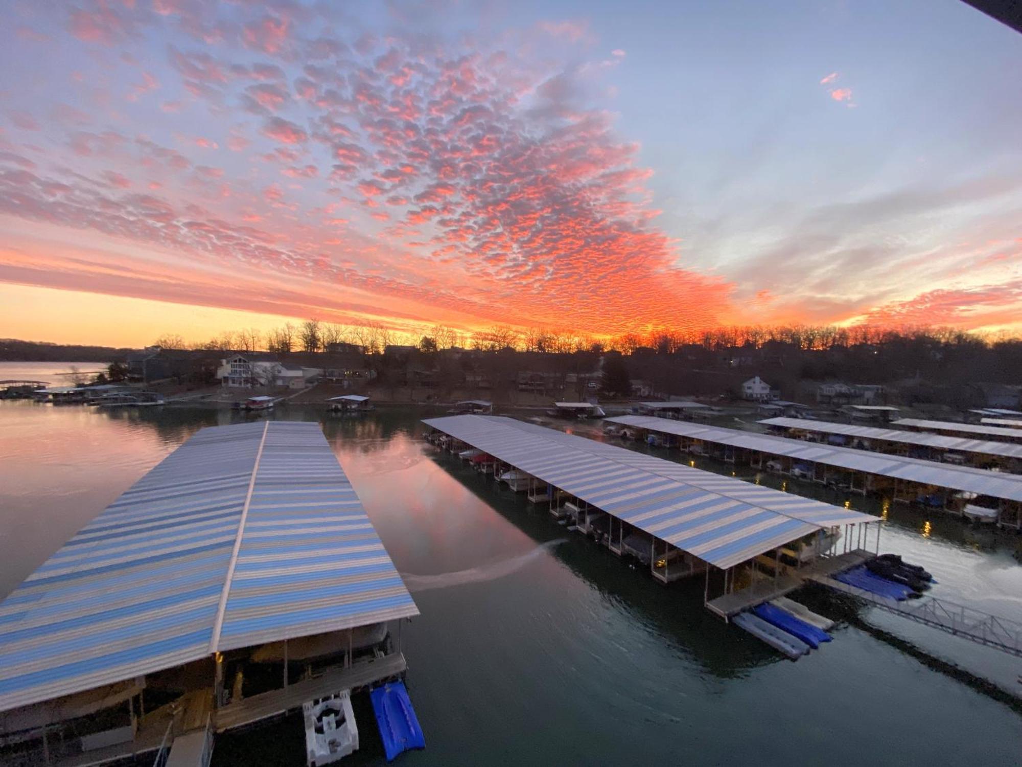 אוסייג' ביץ' B Lakefront! Remodeled, Boat Slip, Patio Views, Pool, Boat Ramp, Wifi מראה חיצוני תמונה